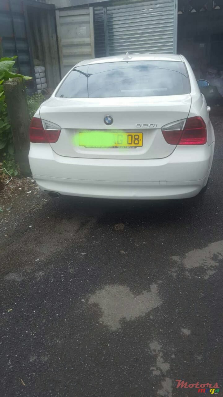 2008' BMW 320 photo #2