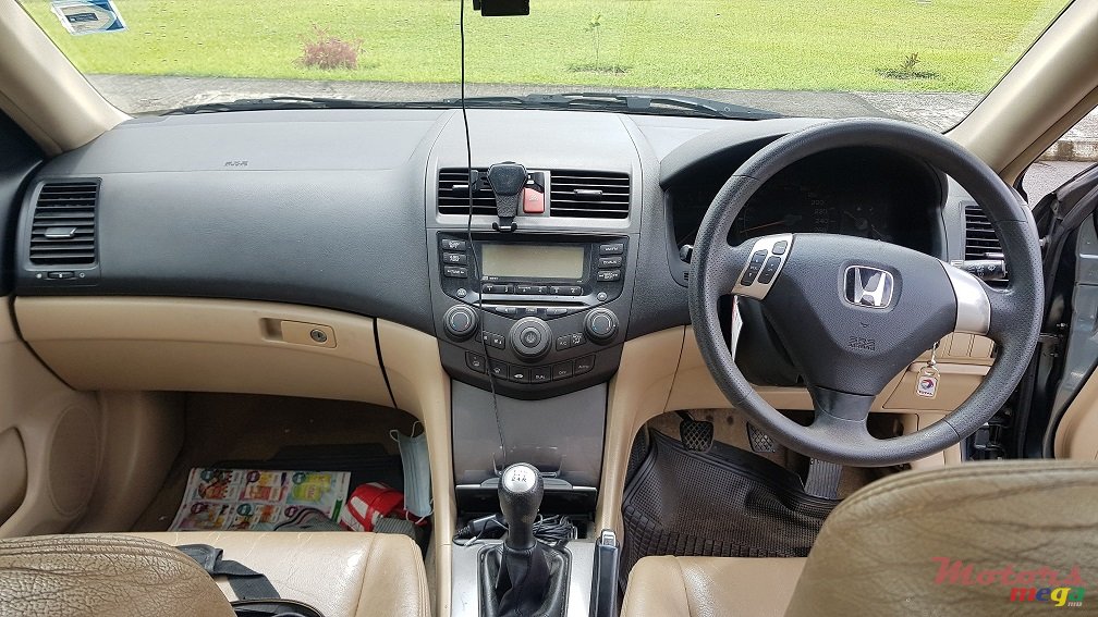 2006' Honda Accord photo #5