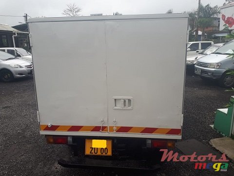 2000' Mazda Bongo photo #2