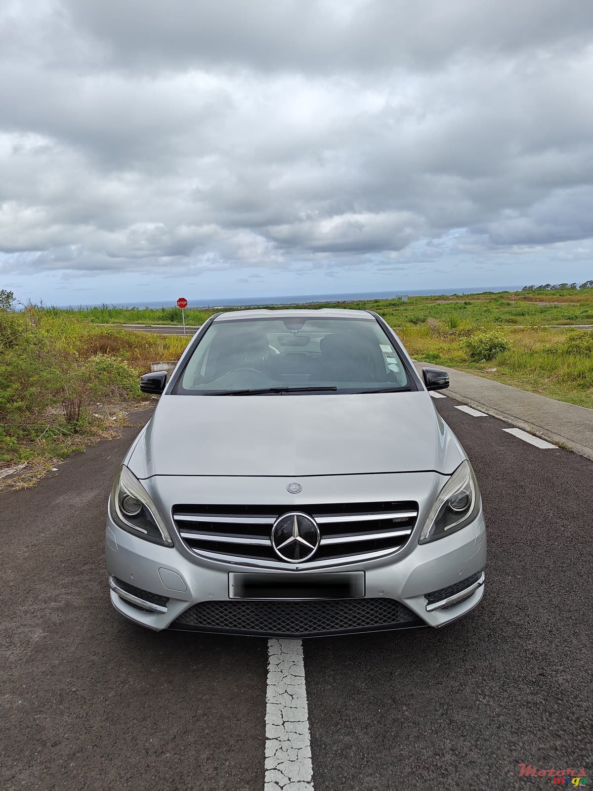 2012' Mercedes-Benz 180 photo #2