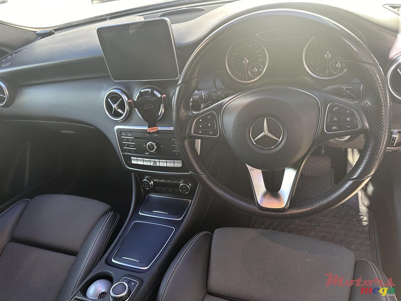 2016' Mercedes-Benz A 180 photo #1