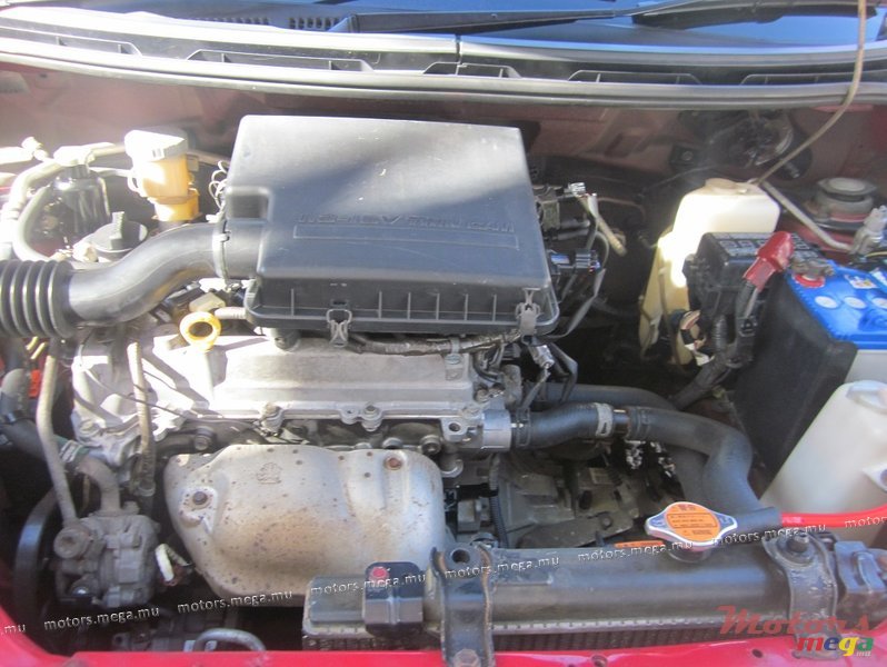 2000' Daihatsu YRV photo #3