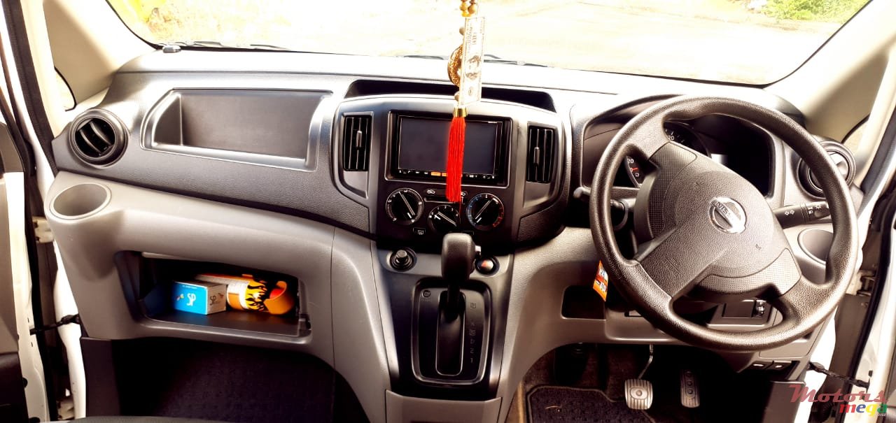 2013' Nissan NV 200 photo #4