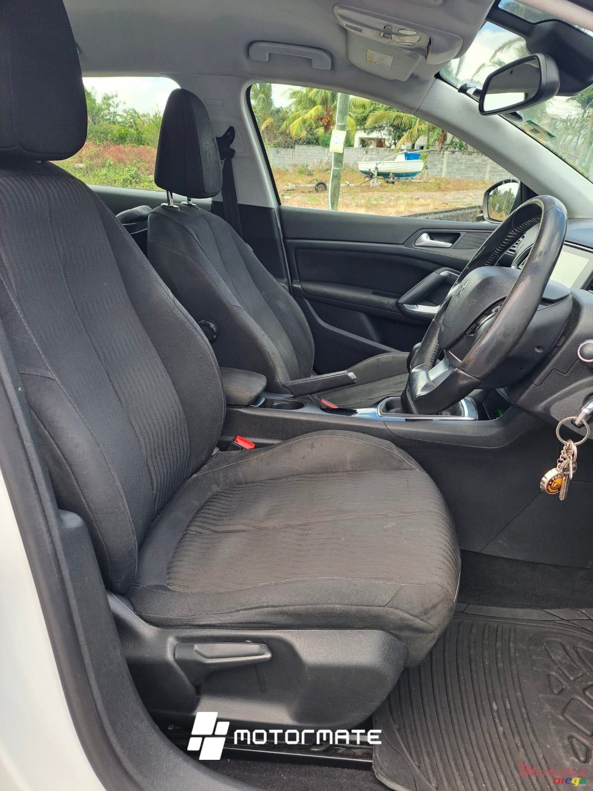 2015' Peugeot 308 ALLURE photo #5