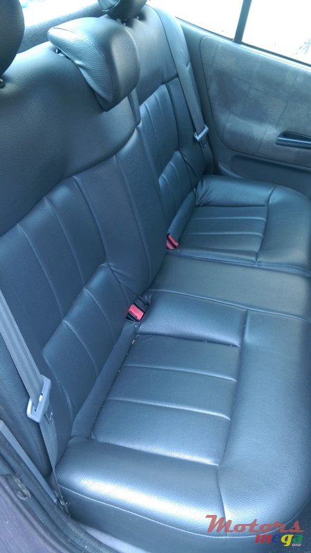 2001' Renault Megane Classic photo #4