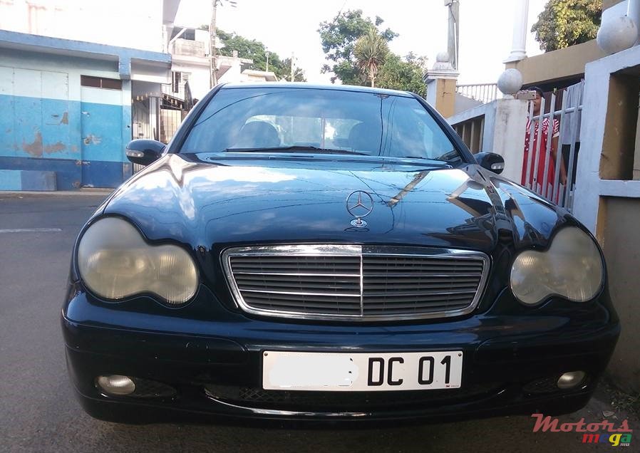 2001' Mercedes-Benz 200 photo #1