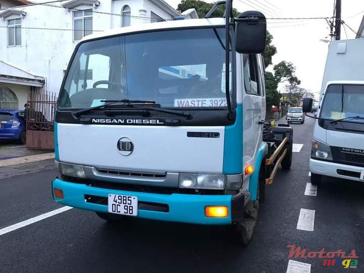 1998' Nissan photo #4