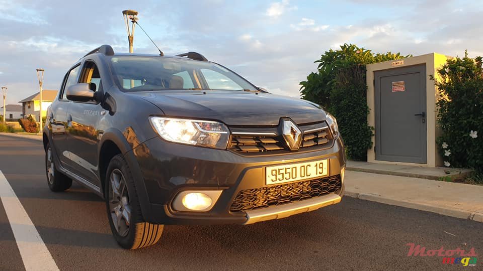 2019' Renault Sandero StepWay photo #1
