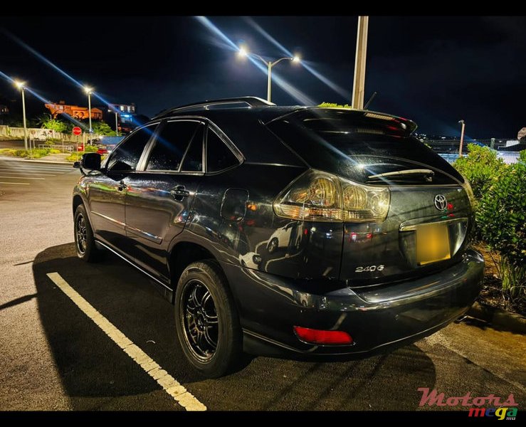 2003' Toyota Lexus photo #1
