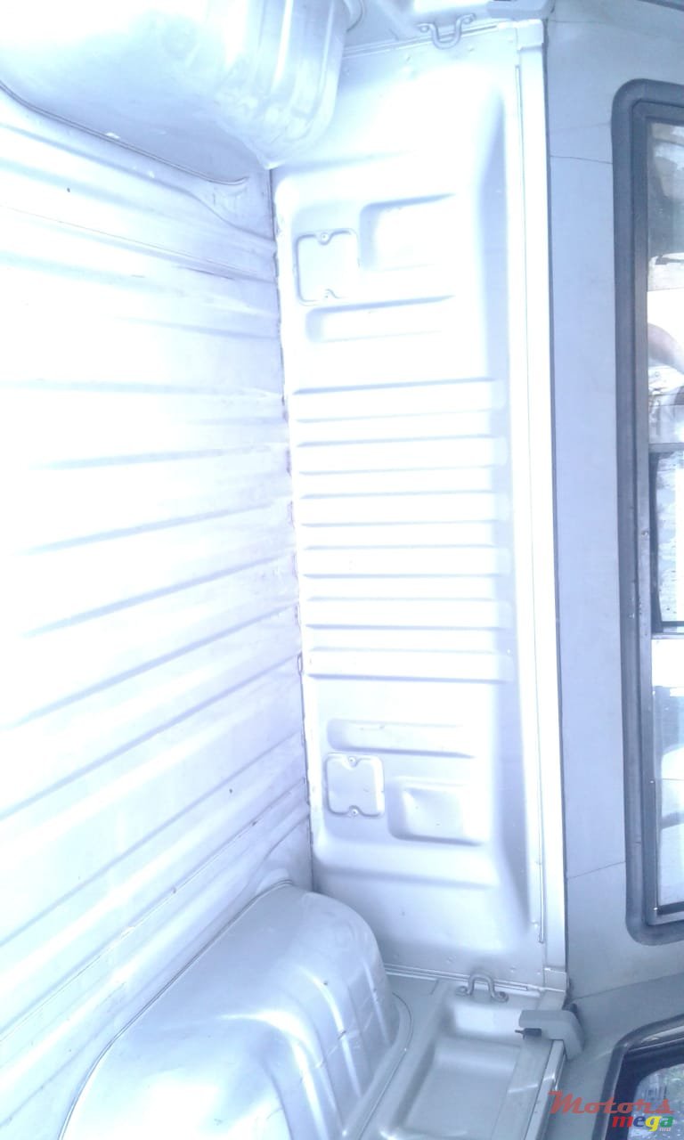 2010' Toyota Hilux photo #6