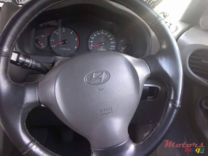 2004' Hyundai Santa Fe photo #6