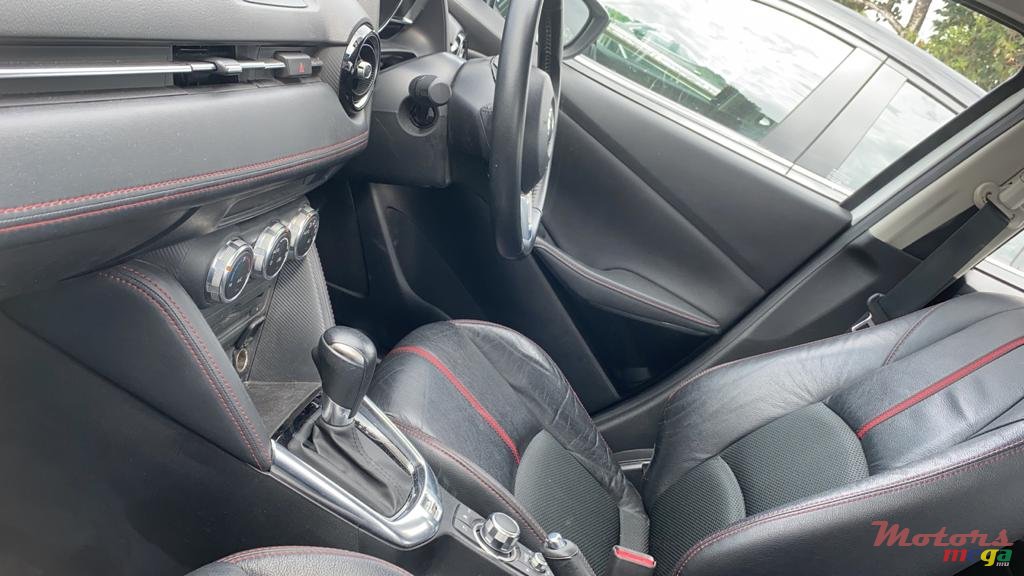 2017' Mazda 2 photo #5