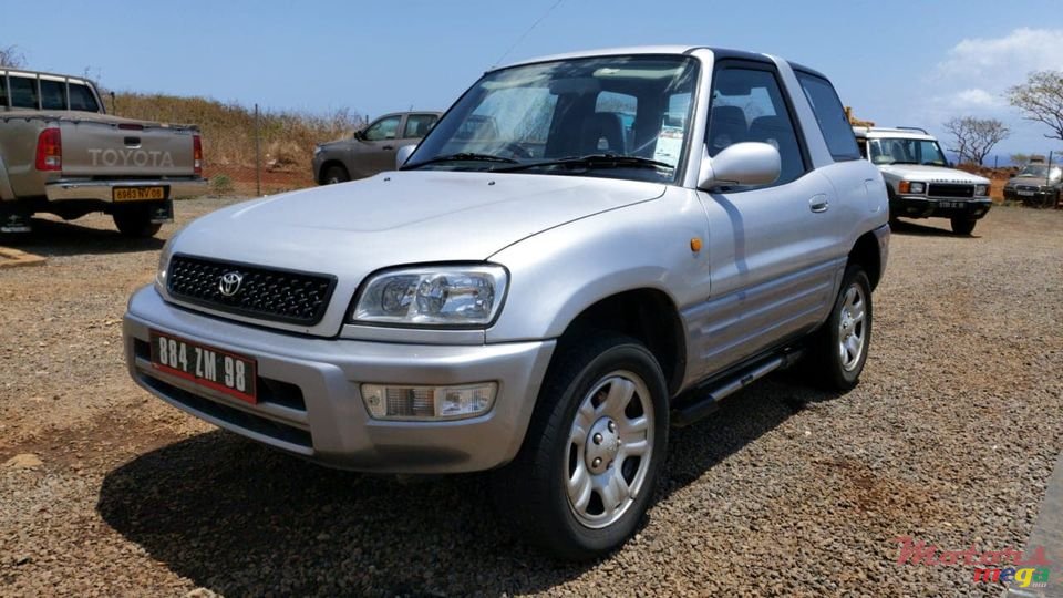 1998' Toyota RAV4 photo #1