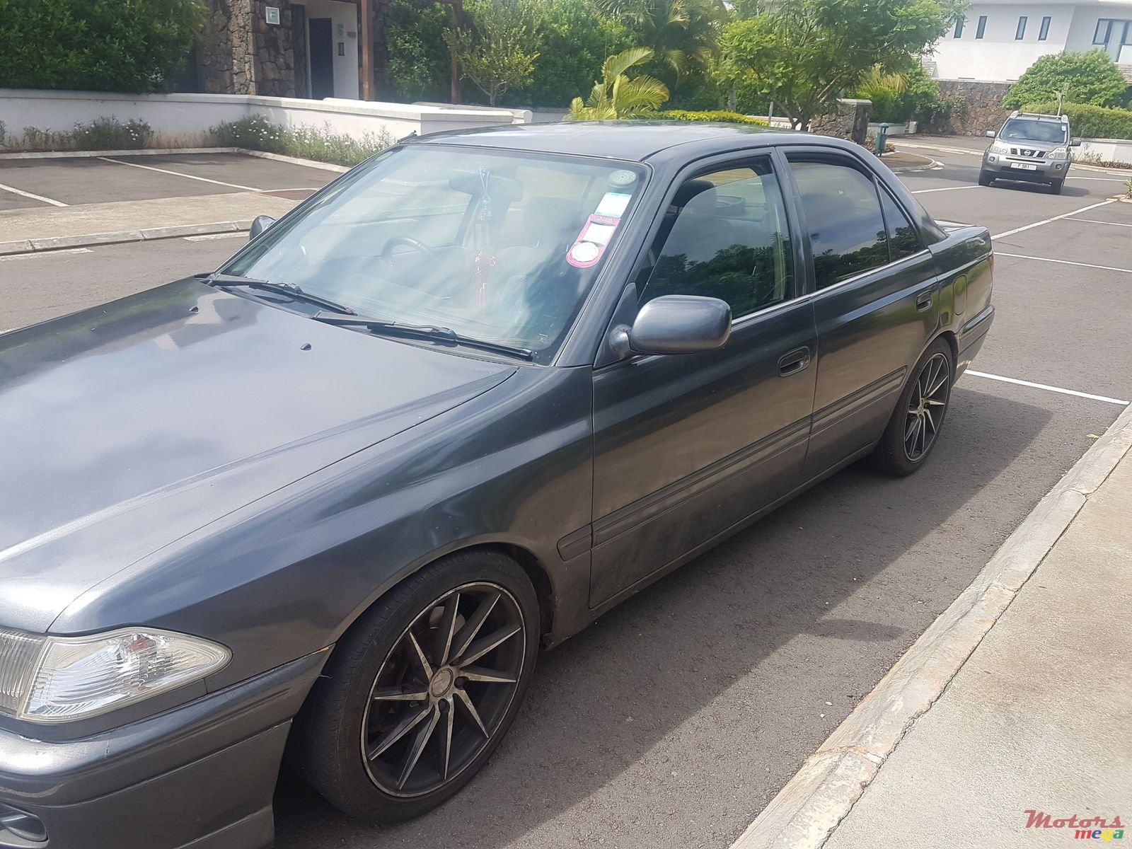 1998' Toyota Carina photo #1