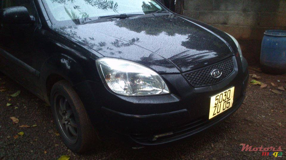 2005' Kia Rio photo #1