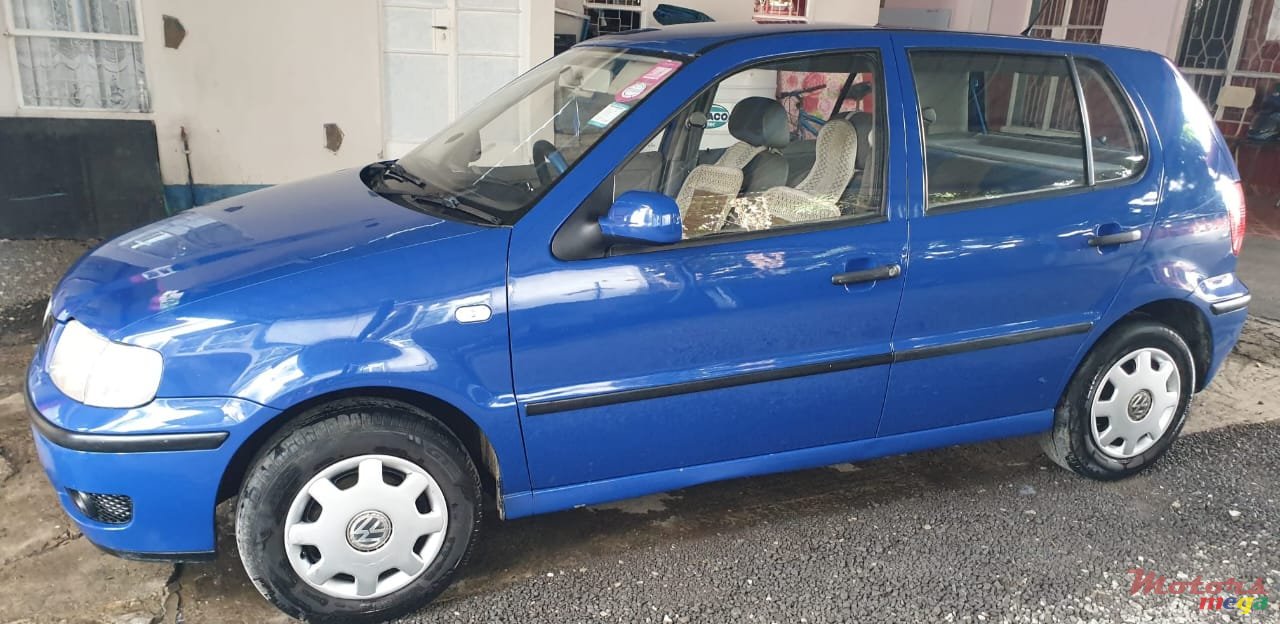 2002' Volkswagen Polo photo #3