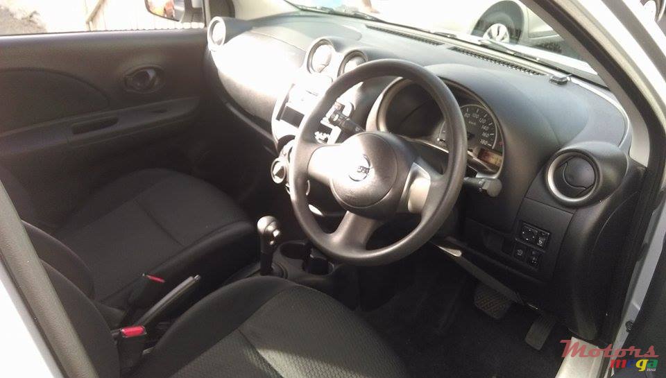 2011' Nissan March photo #4