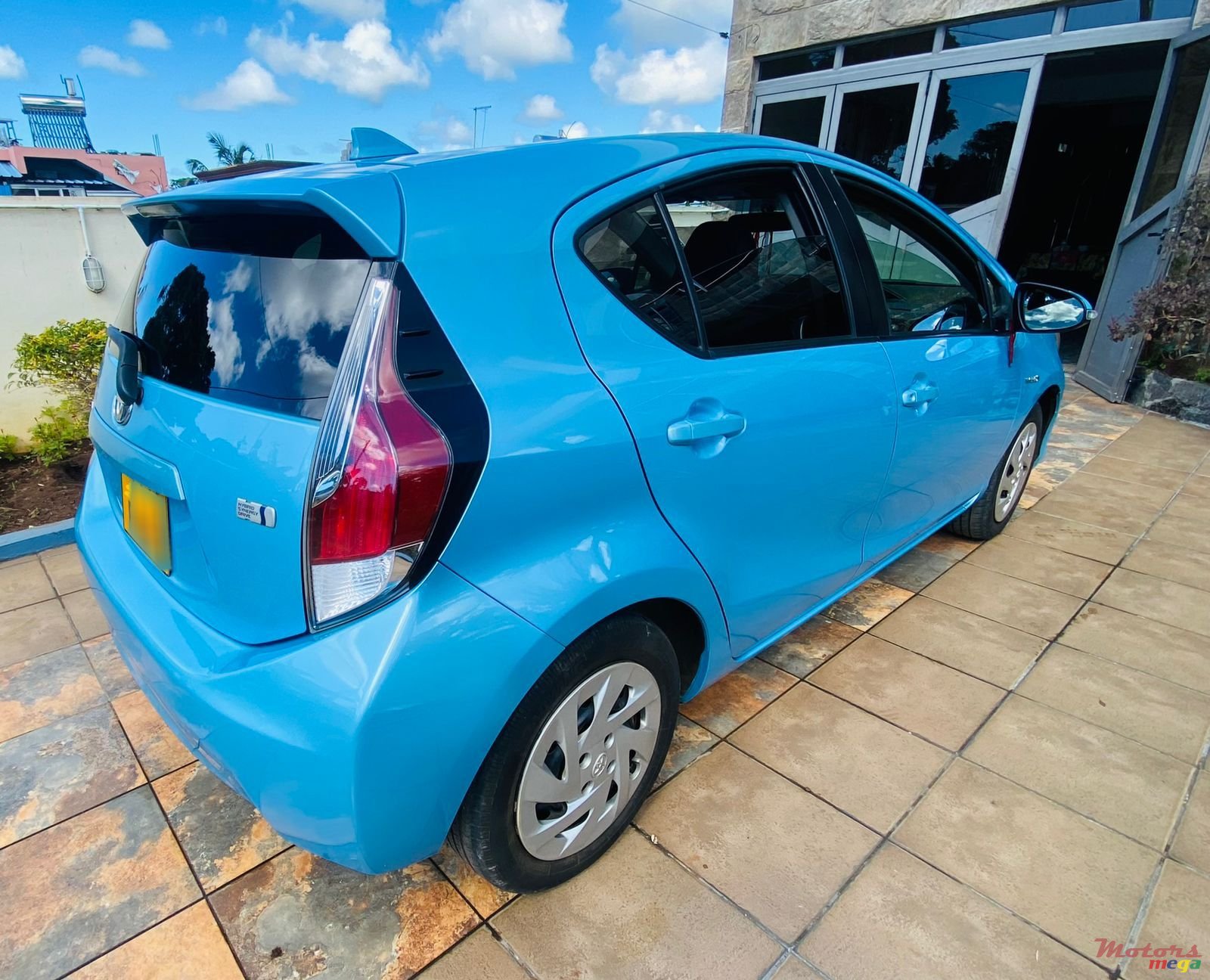 2015' Toyota Aqua photo #4