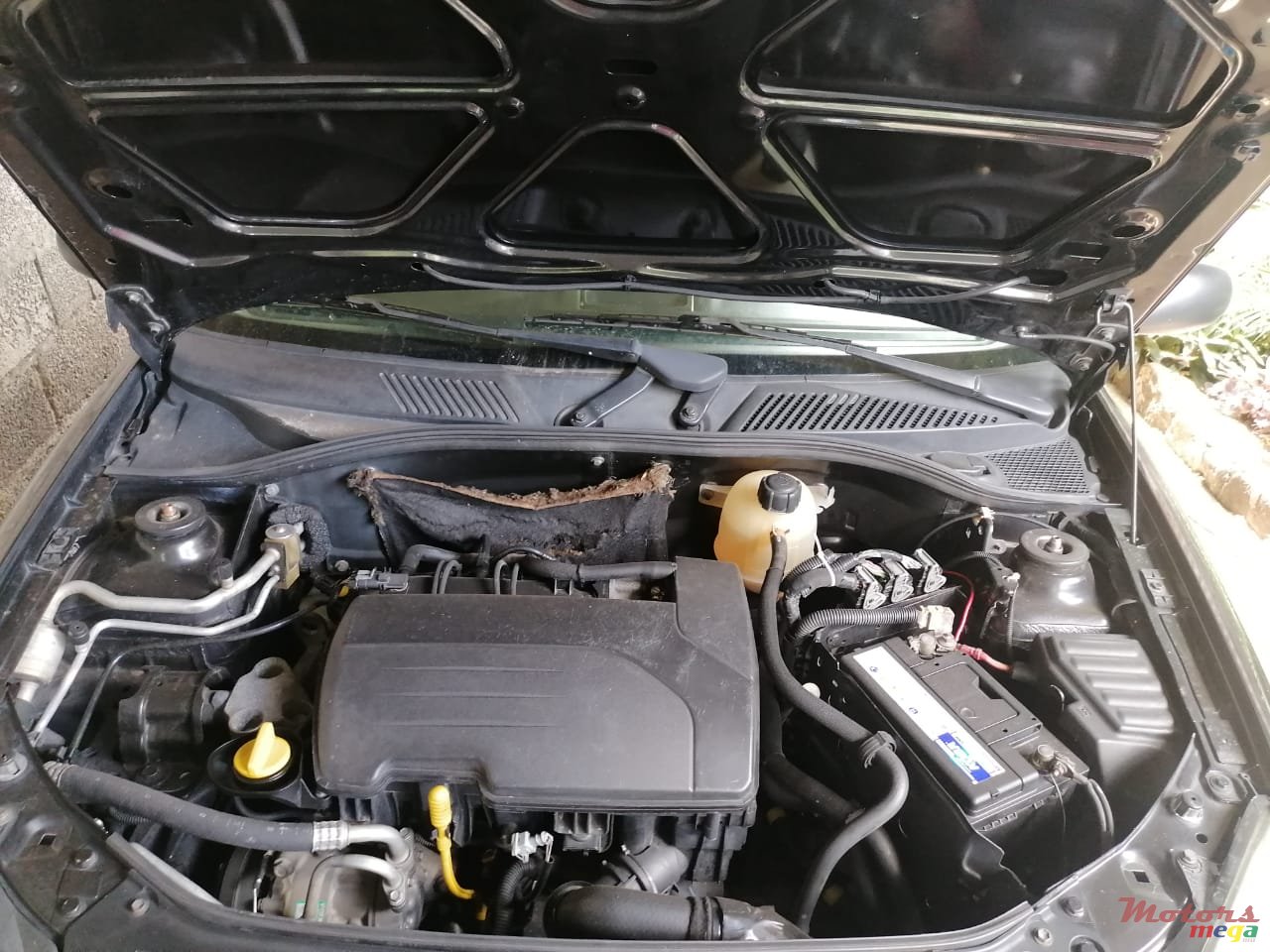 2005' Renault Clio Hatch Back photo #2