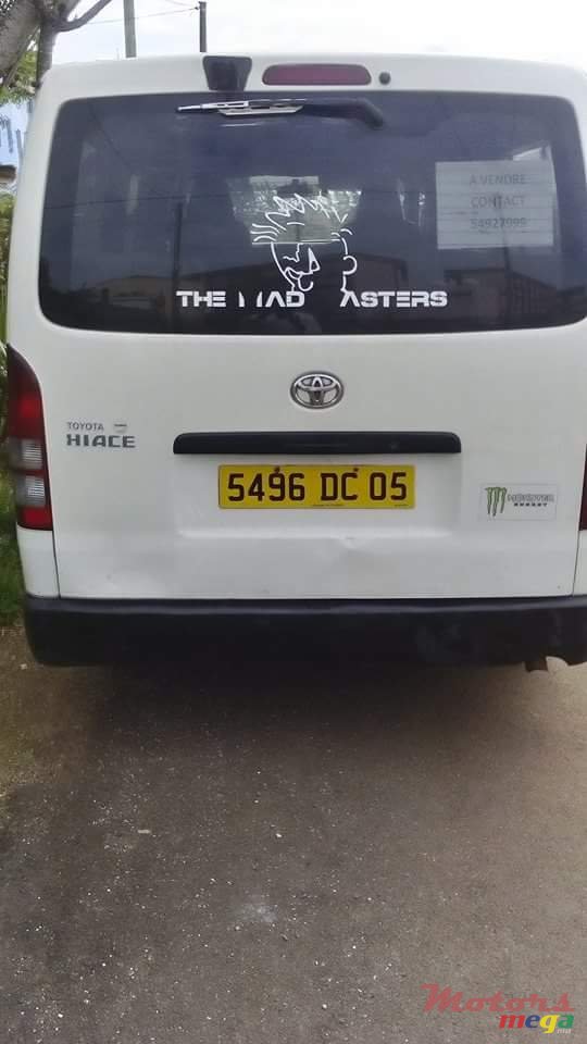 2005' Toyota HiAce photo #3