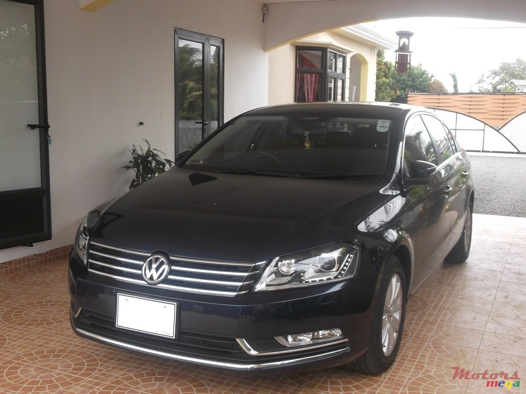 2012' Volkswagen Passat photo #1