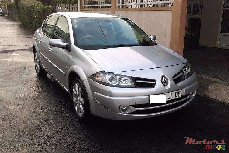 2009' Renault megane photo #1