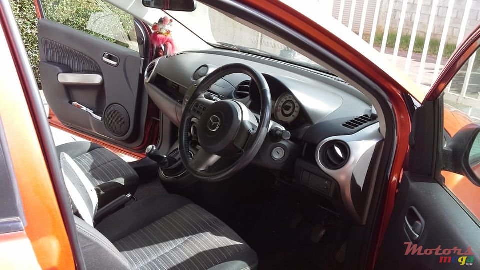 2010' Mazda Demio photo #3