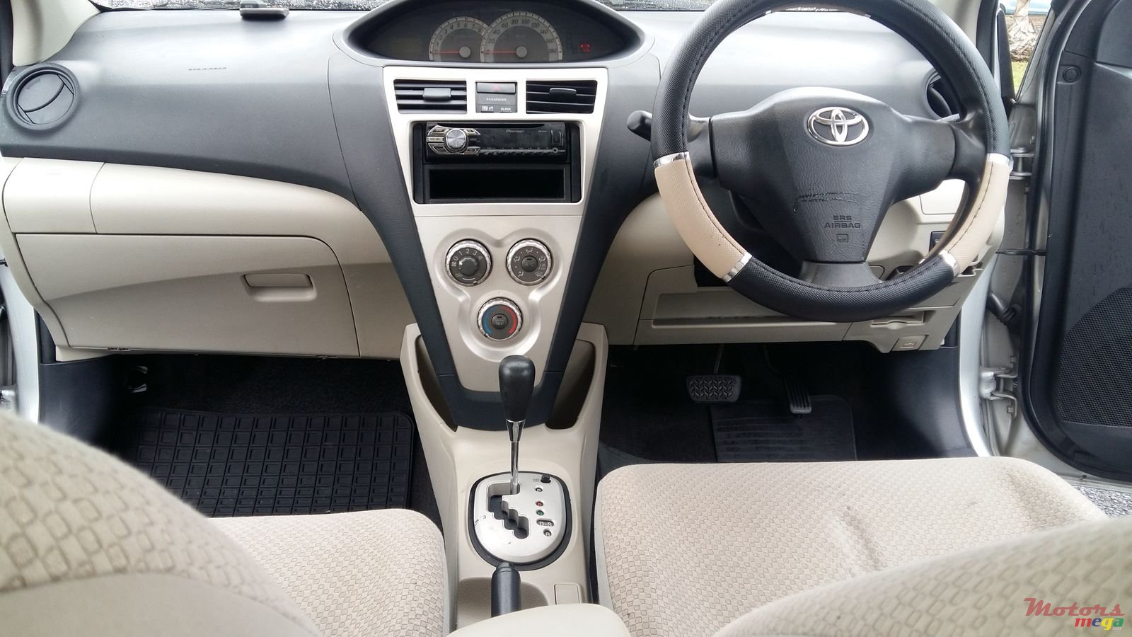 2006' Toyota Belta photo #6