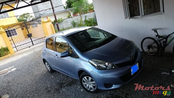 2011' Toyota Vitz photo #3