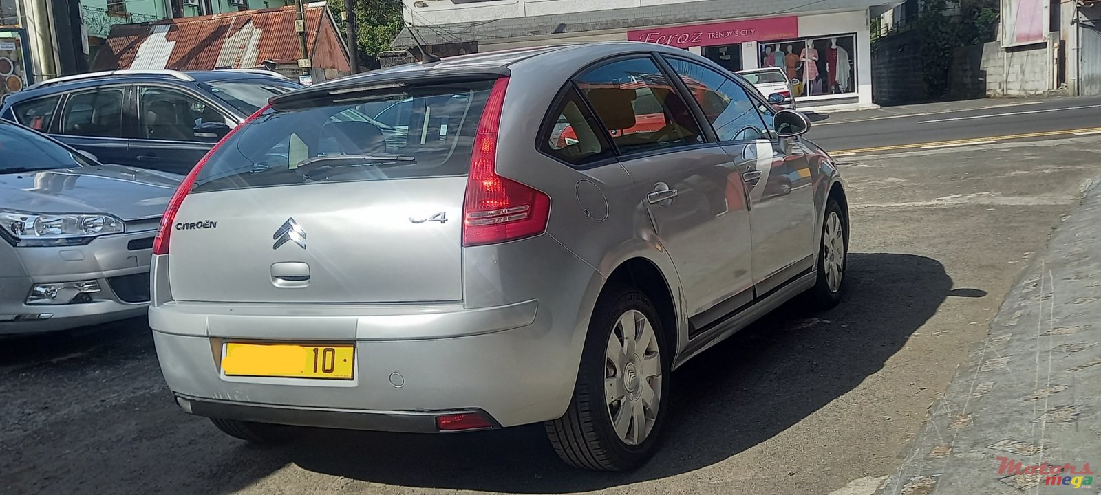 2010' Citroen C4 photo #2