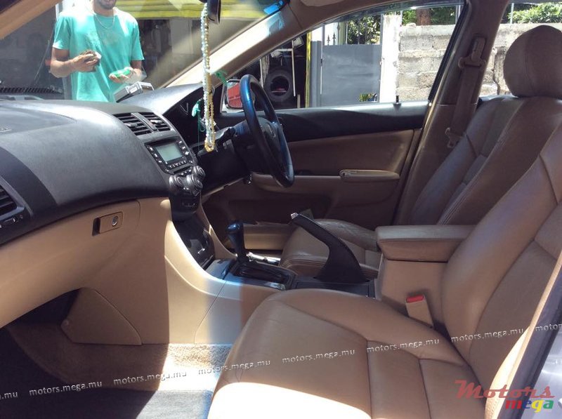 2003' Honda photo #5