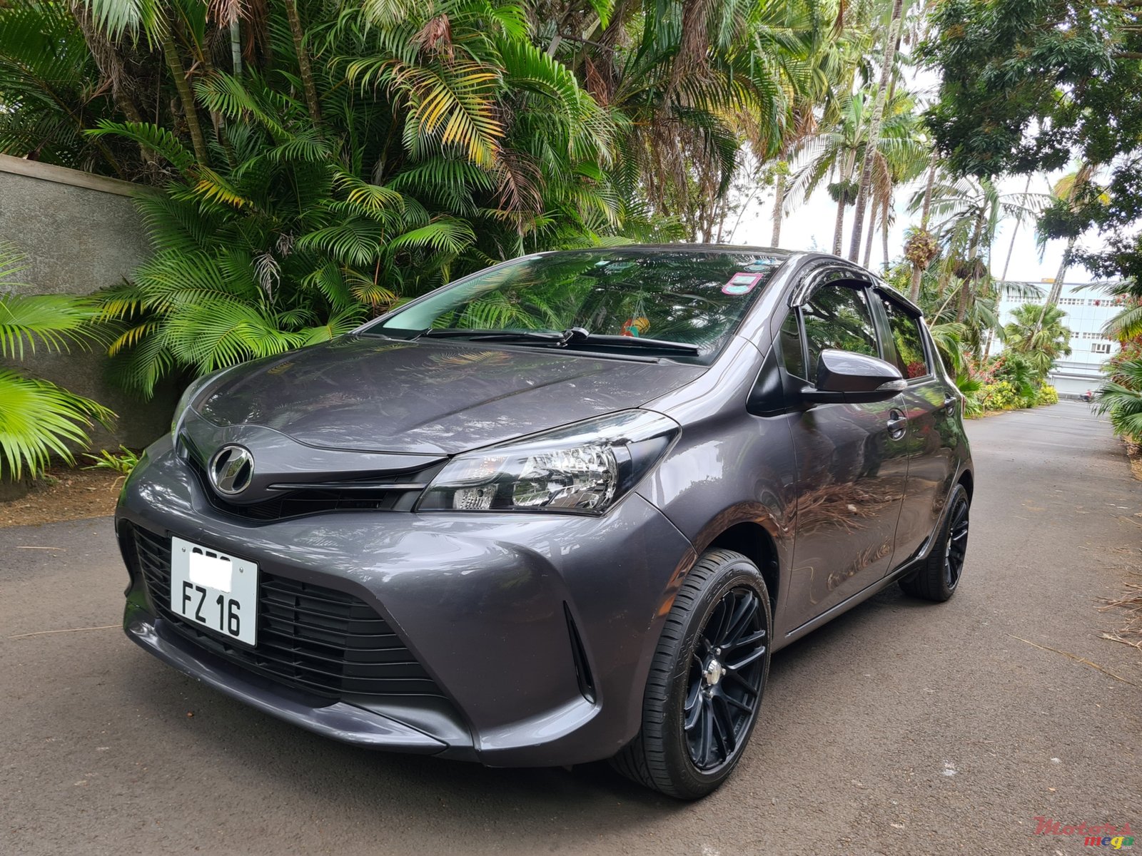 2016' Toyota Vitz Automatic photo #2