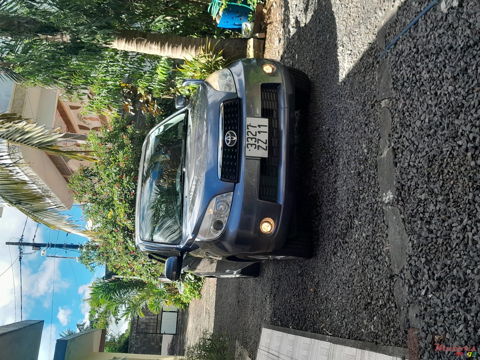 2011' Toyota photo #5