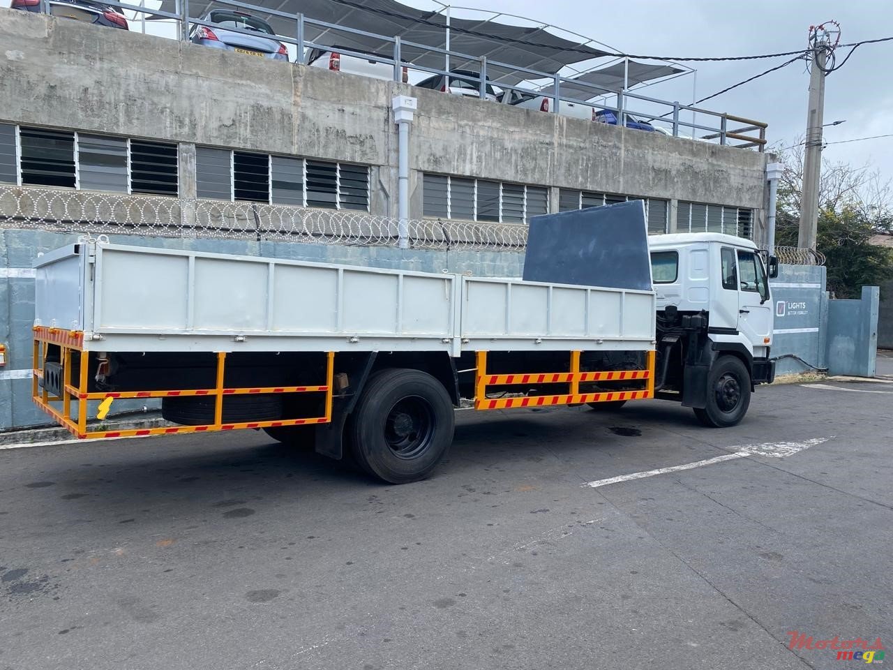 2004' Nissan photo #3