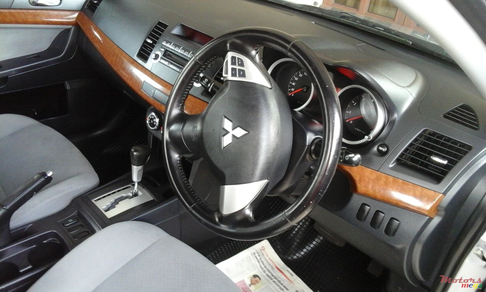 2010' Mitsubishi Lancer photo #3