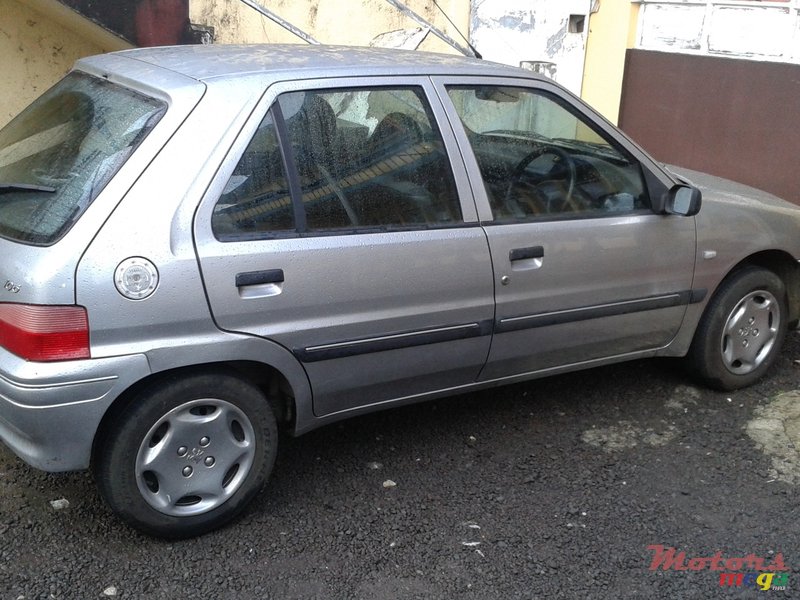 2001' Peugeot 106 nil photo #1