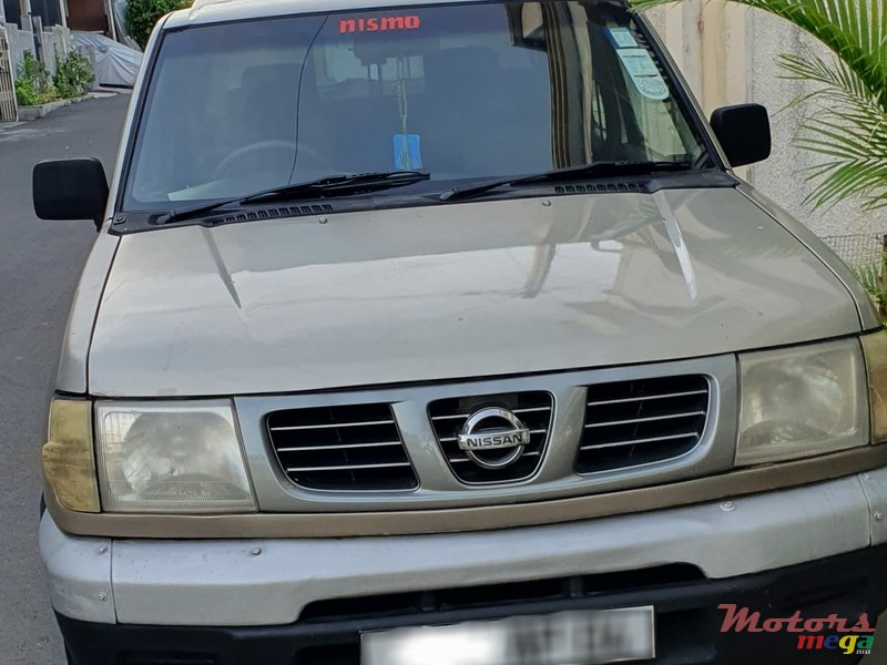 2004' Nissan D/cab 4x2 photo #4