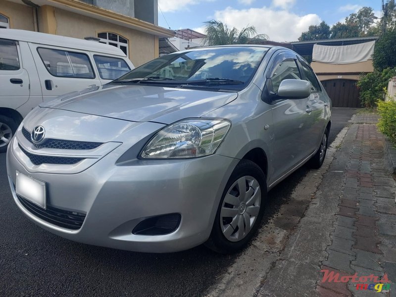 2006' Toyota Belta SCP92 photo #2