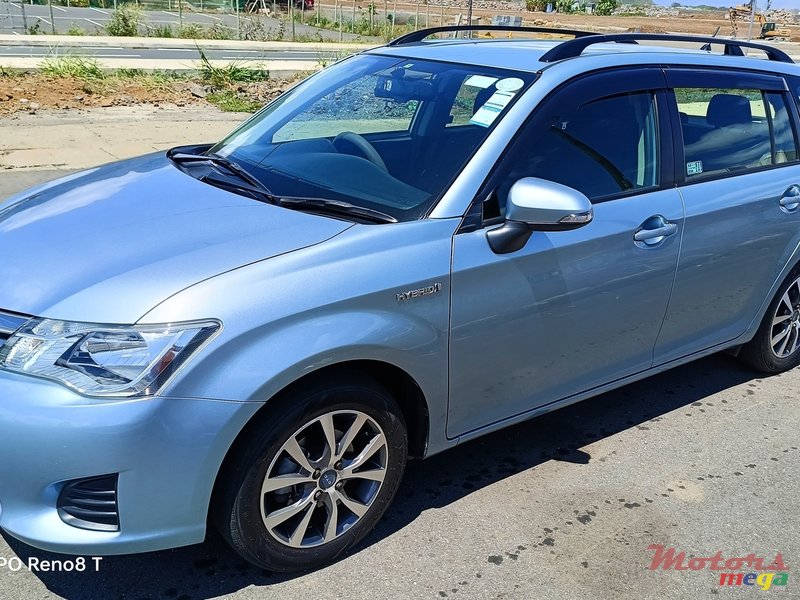 2014' Toyota Fielder photo #2