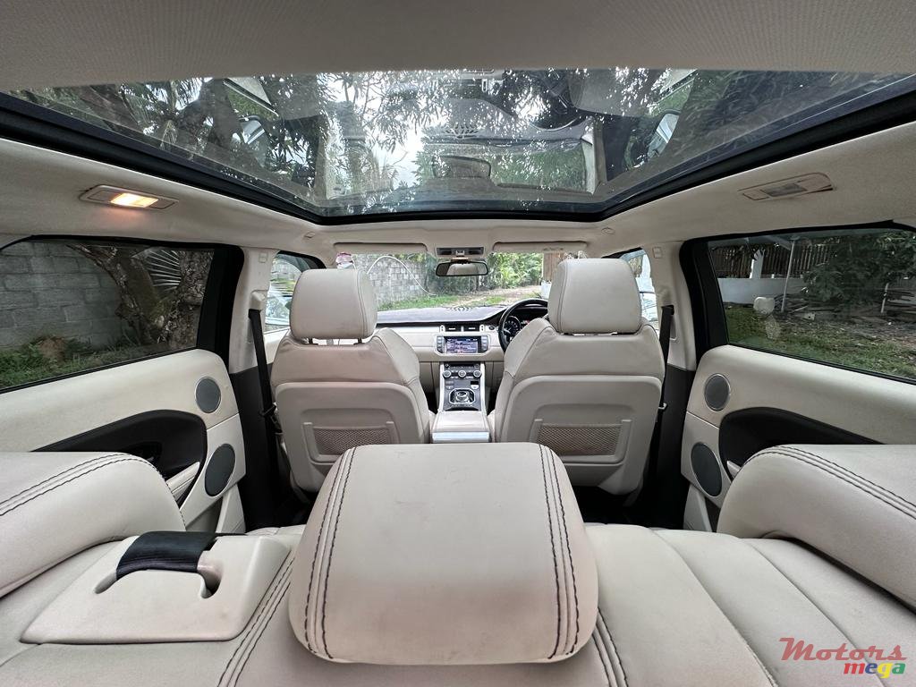 2012' Land Rover Range Rover Evoque photo #5