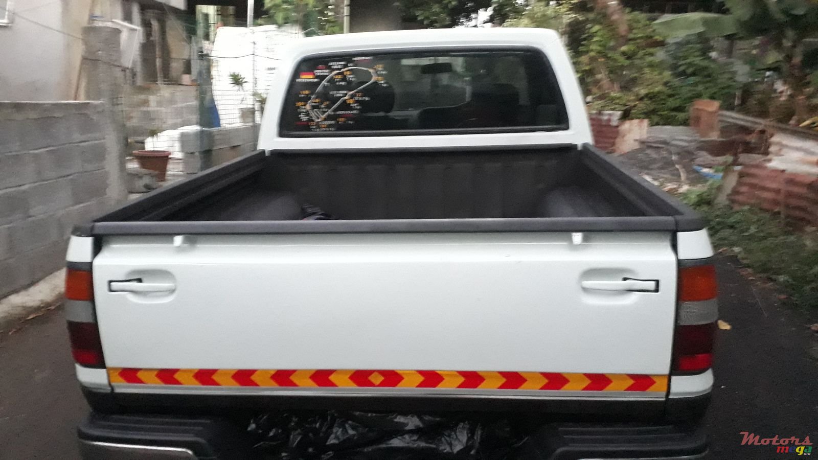 2001' Isuzu TFR photo #2