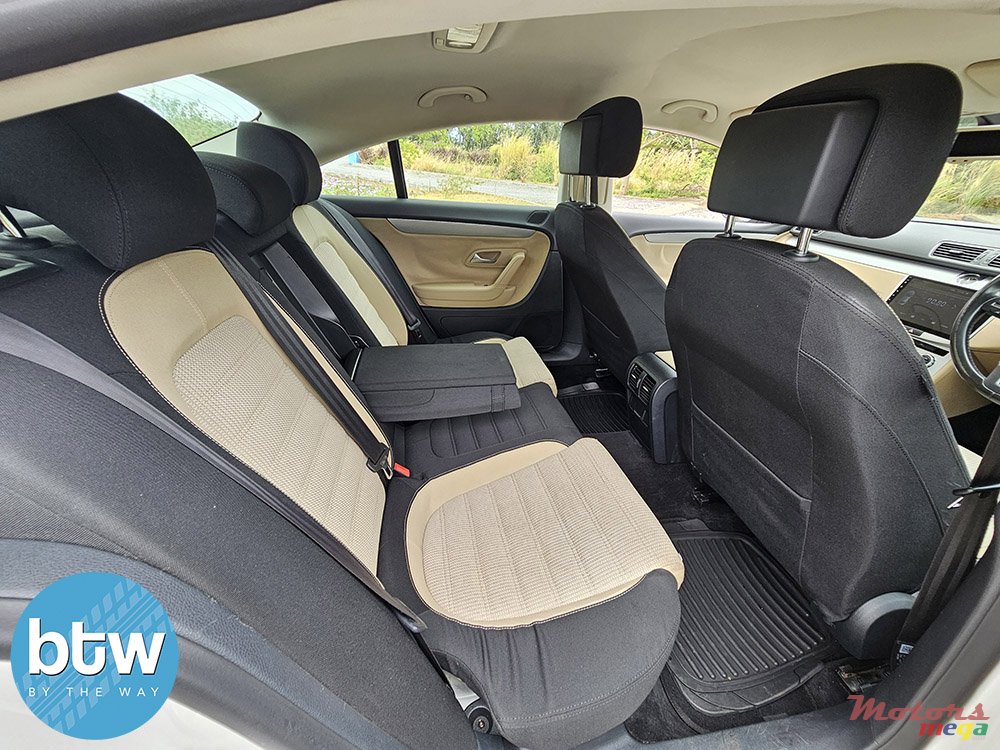 2013' Volkswagen Passat CC photo #6