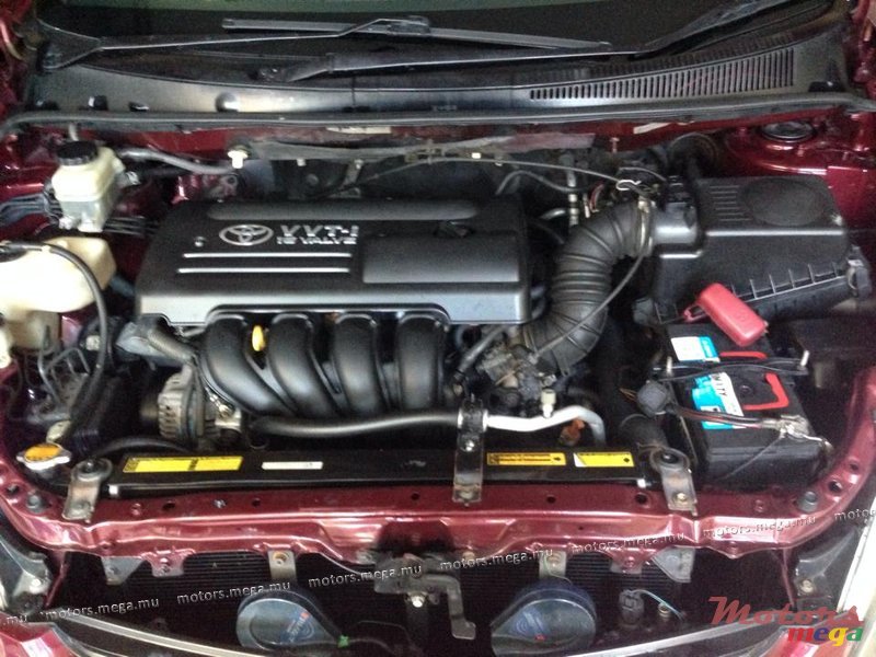 2004' Toyota Wish photo #3