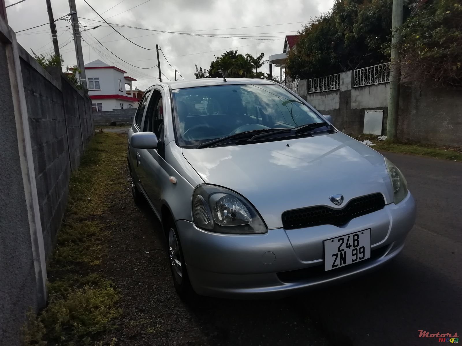 1999' Toyota Vitz photo #3