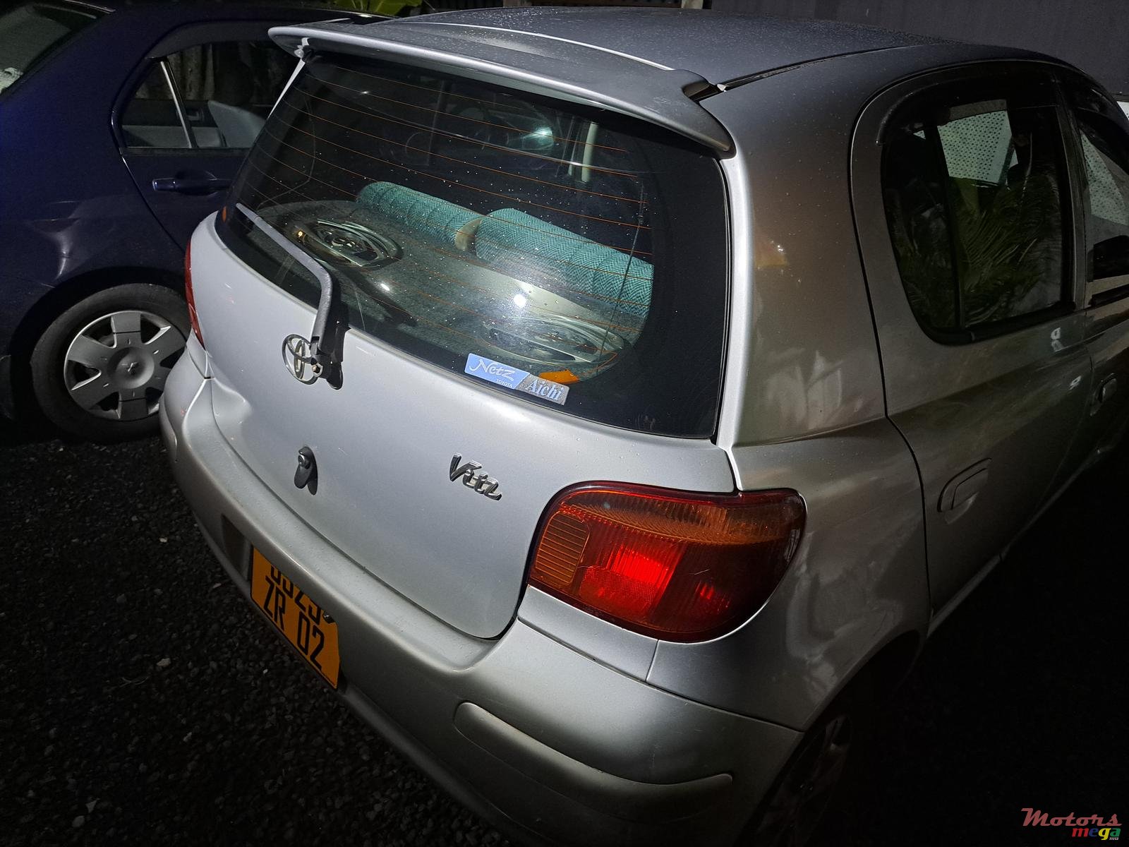 2002' Toyota Vitz photo #4