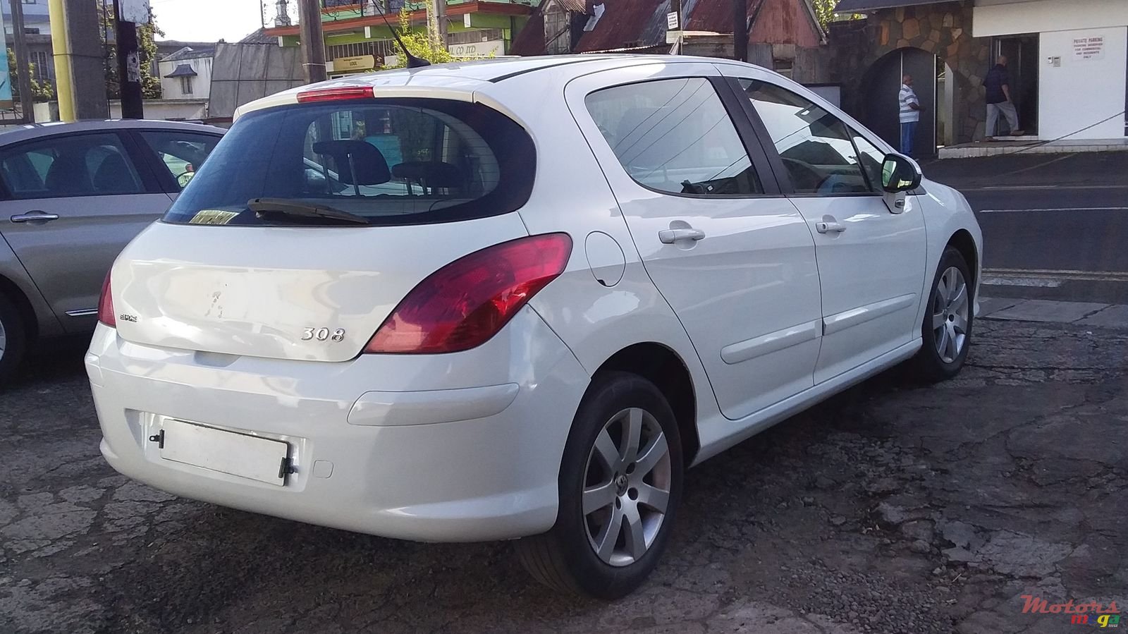 2009' Peugeot 308 photo #4