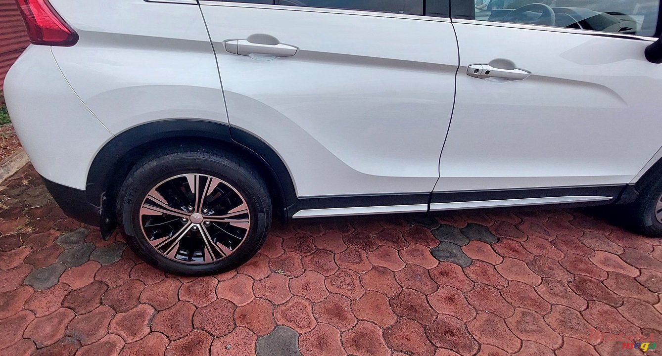 2019' Mitsubishi Eclipse Cross photo #5