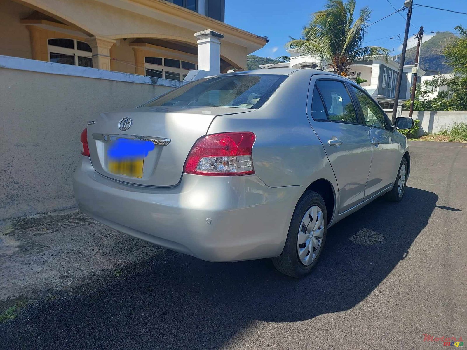 2006' Toyota Belta photo #3
