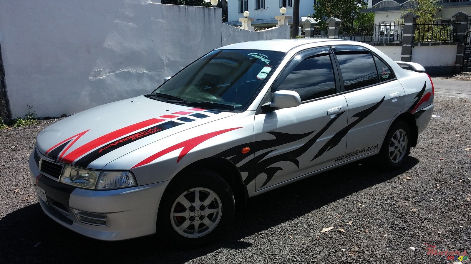 2000' Mitsubishi Lancer photo #1