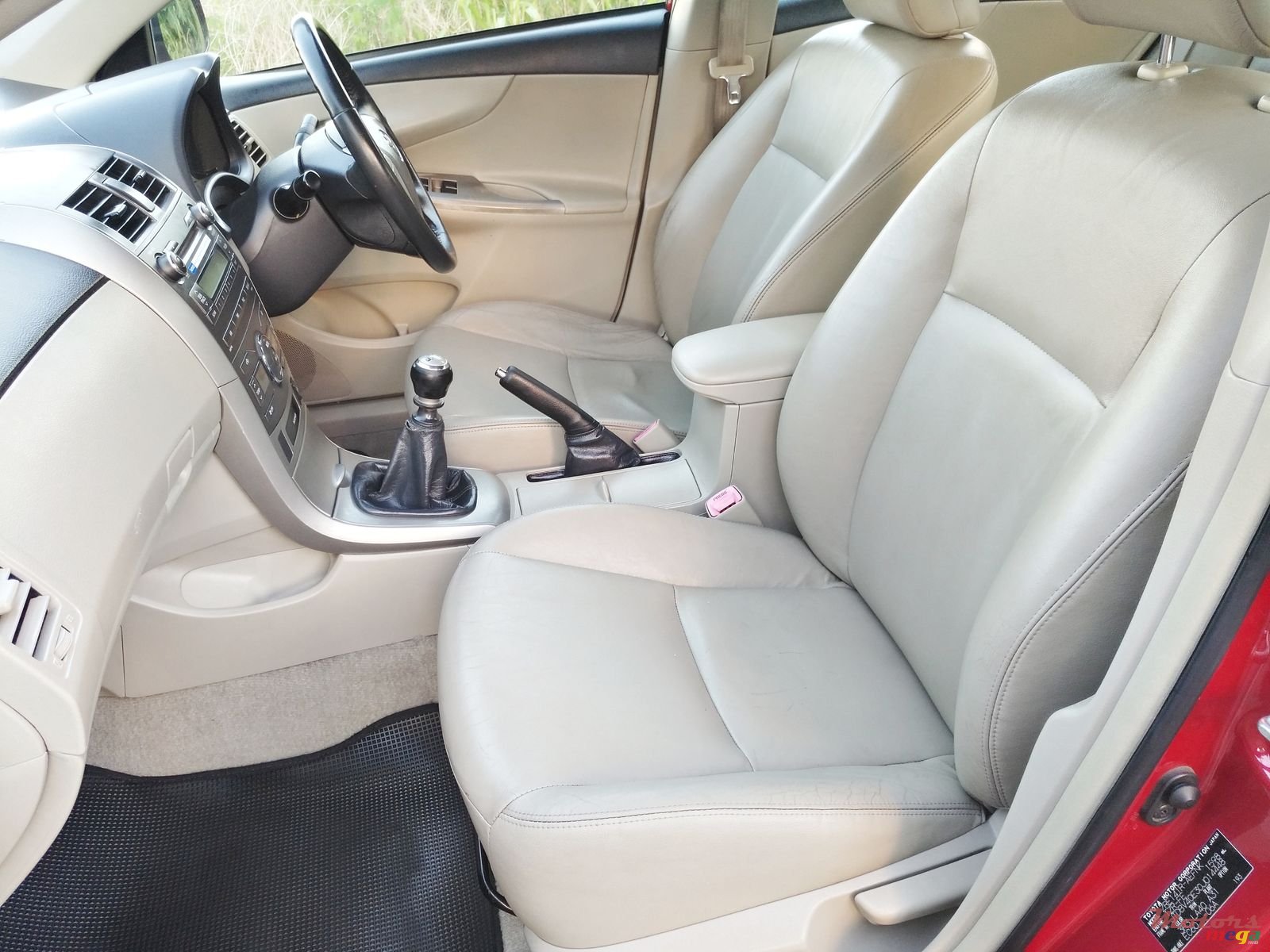 2012' Toyota LX 6speed photo #5